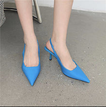 Load image into Gallery viewer, Medium Heel Blue Pumps